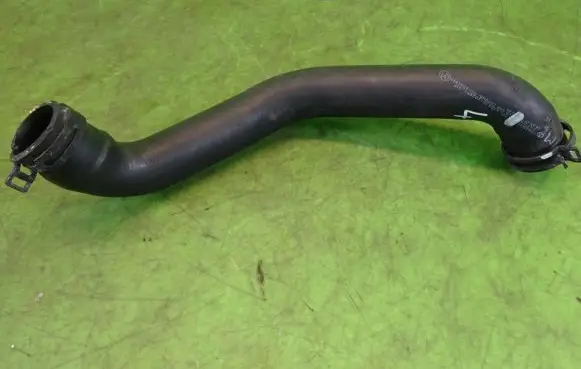 Infiniti Q30 Engine coolant pipe/hose