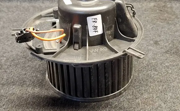 Volkswagen Tiguan Heater fan/blower 3C1820015Q