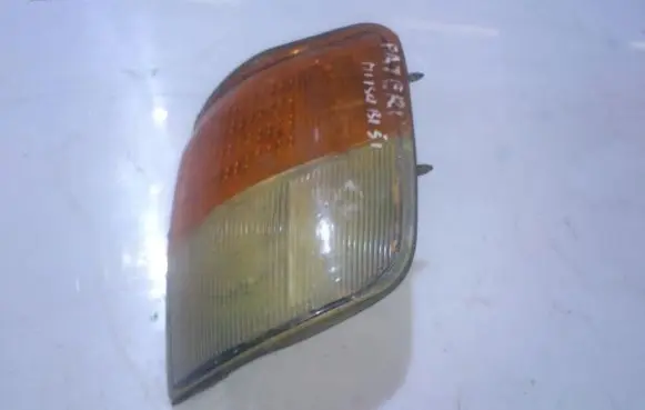 Mitsubishi Pajero Front indicator light 21037746 210-37746