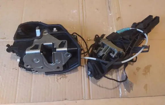 Mercedes-Benz E W211 Loading door lock A046998