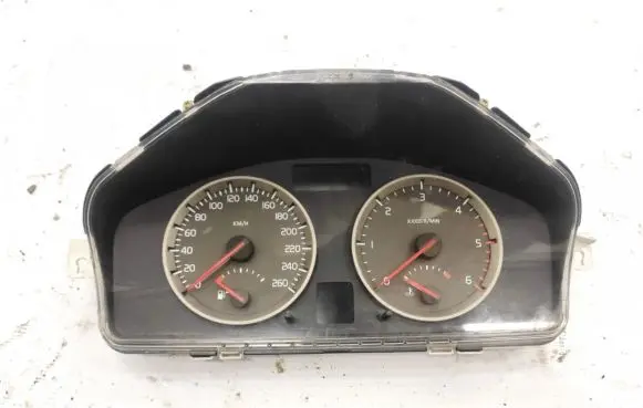 Volvo V50 Speedometer (instrument cluster) 8697035