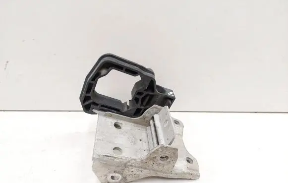 BMW 5 GT F07 Radiator mount bracket 718651409 7186514 7207152
