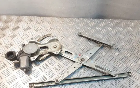 Toyota Prius (XW20) Rear door window regulator motor 2621002340