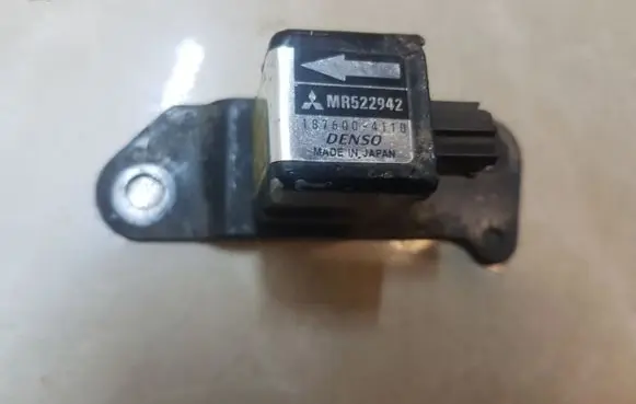 Mitsubishi Pajero Sport I Airbag deployment crash/impact sensor 1876004110