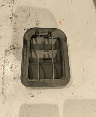 Audi A3 S3 8P Quarter panel pressure vent 1H0819465