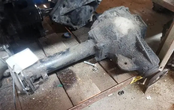 Mitsubishi Pajero Front differential 