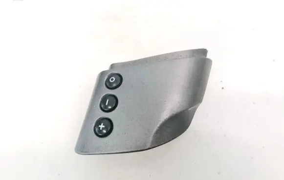Steering wheel buttons/switches