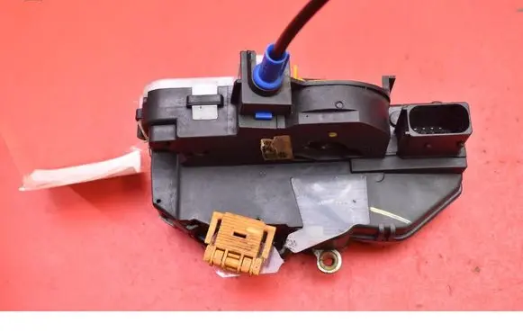 Opel Astra J Front door lock 13579522HK