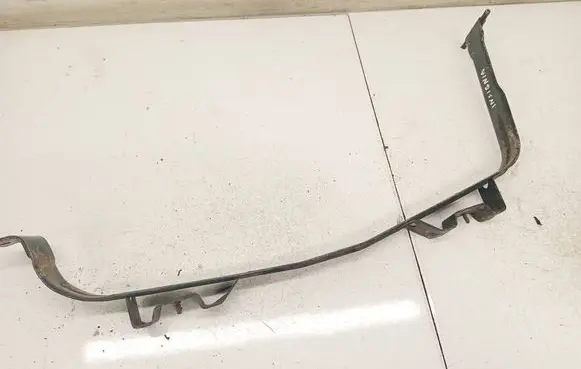 Opel Insignia A Fuel tank mounting bracket