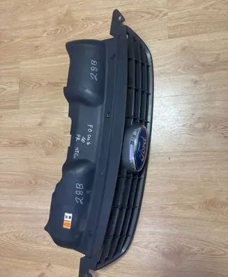 Ford Focus Front bumper upper radiator grill 8M518200