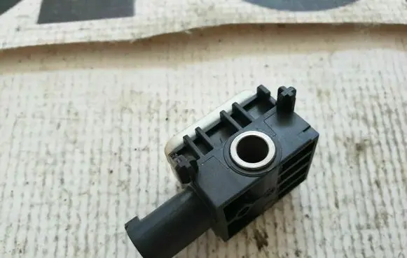 Mercedes-Benz ML W164 Airbag deployment crash/impact sensor A0038202826 0038202826