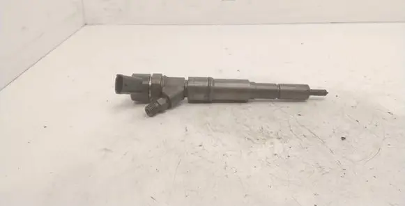 BMW 5 E39 Fuel injector 7785985 0445110048