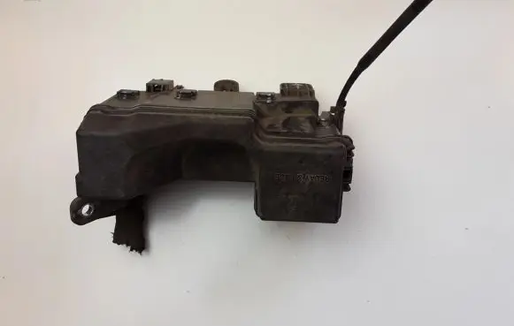 Toyota Aygo AB40 Fuse module 821110HQ11