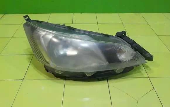 Nissan NV200 Headlight/headlamp 90007860