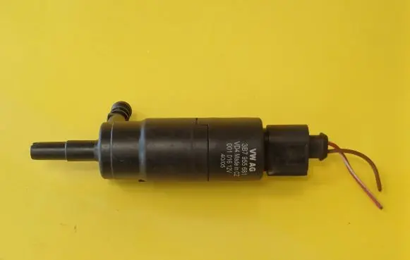 Audi A4 S4 B7 8E 8H Headlight washer pump 3B7955681