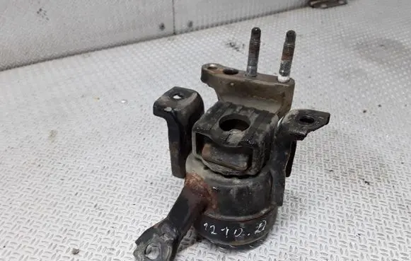 Toyota RAV 4 (XA20) Engine mount bracket