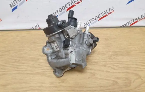 BMW 5 F10 F11 Fuel injection high pressure pump 7805419 0445010623