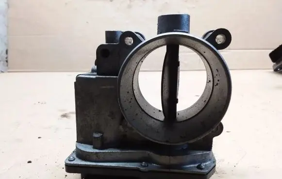 Subaru Legacy Throttle valve 16112AA260