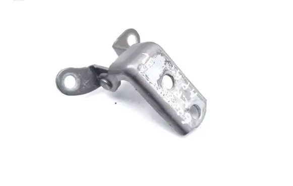 Toyota Hilux VIII Rear door lower hinge 