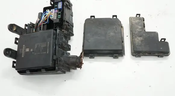 Nissan Qashqai Fuse box set 284B75NA1AACR 284B75NA1A