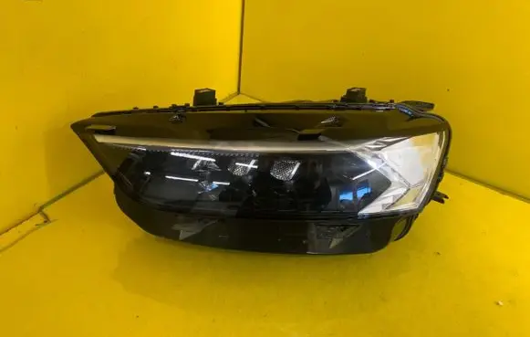 Citroen DS7 Crossback Headlight/headlamp 9831755780