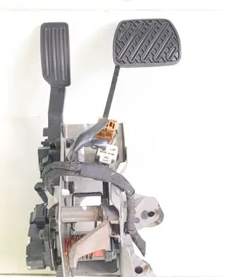 Nissan Leaf II (ZE1) Pedal assembly 180021KM0B 479203NA0A 4DB0B