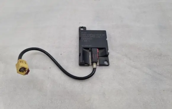 BMW 5 E39 Aerial antenna amplifier 84508387422 8387422 921800001