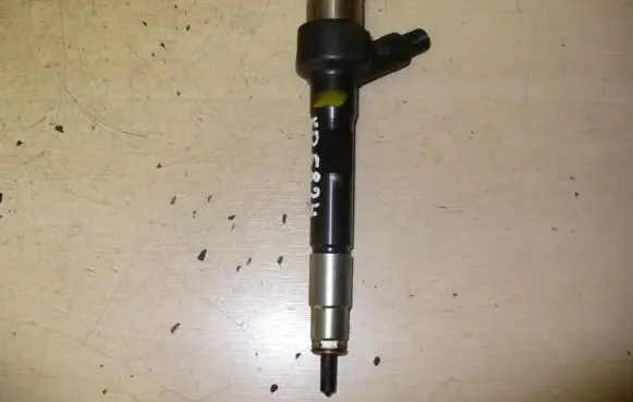 Mazda 2 Fuel injector R2AA13H50