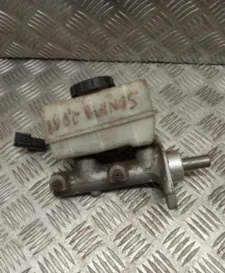 Hyundai Sonata Master brake cylinder