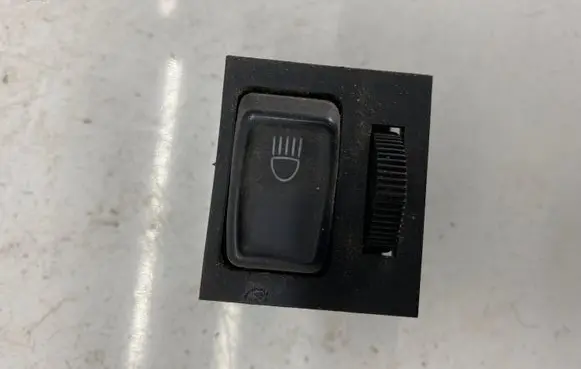 Volkswagen Golf II Light switch 321941531G
