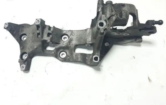 Volkswagen Golf VII Generator/alternator bracket 04L903143D