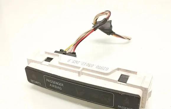 Toyota Avensis T270 Passenger airbag on/off switch 8395005010