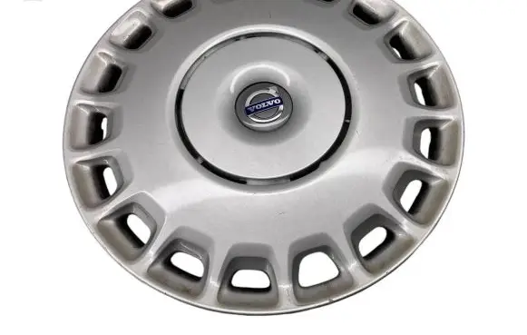 Volvo V50 R16 wheel hub/cap/trim 30760330