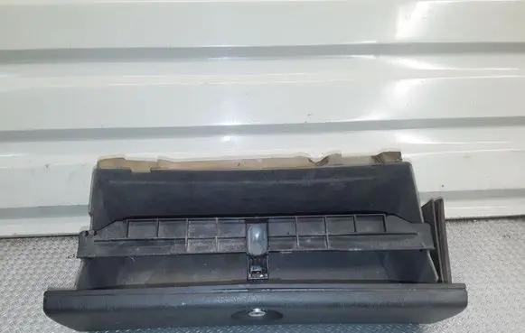 Volvo 740 Glove box