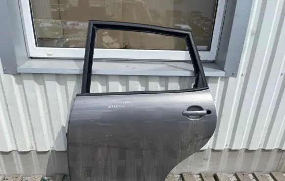 Seat Altea Rear door L57U