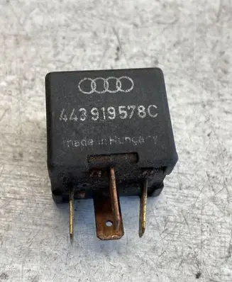 Volkswagen PASSAT B5.5 Other relay 443919578c