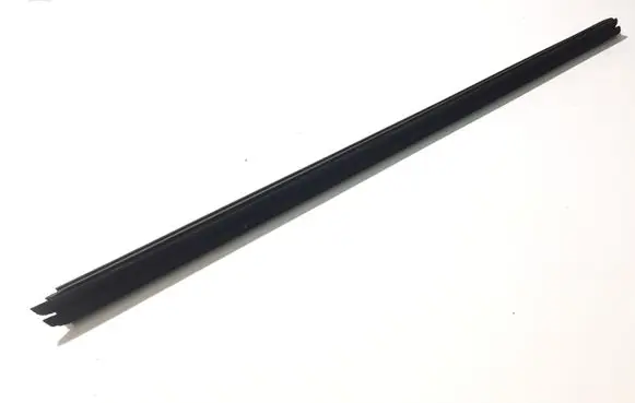 Toyota Avensis T270 Rubber seal front coupe door window 