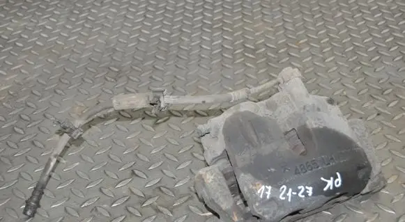 Jeep Grand Cherokee (WK) Front brake caliper