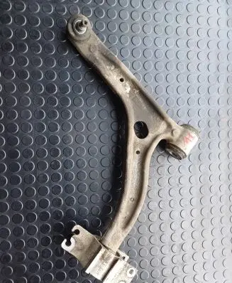 Mercedes-Benz CLA C117 X117 W117 Front lower control arm/wishbone A2463330300