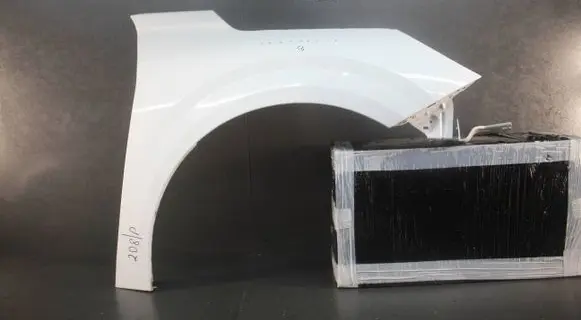 Peugeot 208 II Fender mounting bracket 