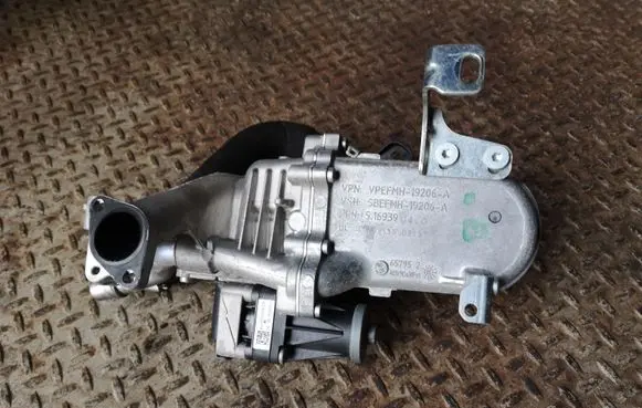 Ford Focus EGR valve FM5Q9D475AA02 FM5Q9D475AA VPEFMH19206A
