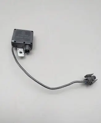 BMW 5 E39 Antenna control unit 8380945 APB981