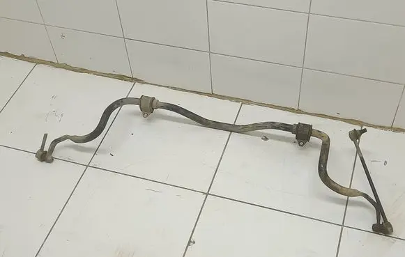 Toyota Avensis T250 Front anti-roll bar/sway bar