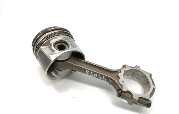 Nissan X-Trail T30 Piston with connecting rod 