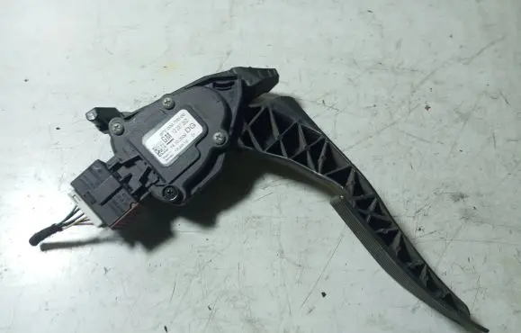 Opel Insignia A Accelerator throttle pedal 13237352 6PV00976500