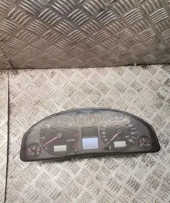 Audi A6 S6 C5 4B Speedometer (instrument cluster) 4b0920900f