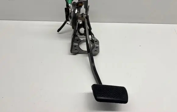 Toyota Prius+ (ZVW40) Brake pedal 89510