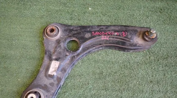 Dacia Sandero III Front lower control arm/wishbone 
