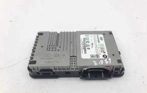 Hyundai Kona I Wireless charging module 95560CM000