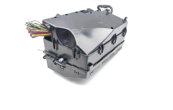 Volvo V40 Fuse module AV6T-14A067-AD